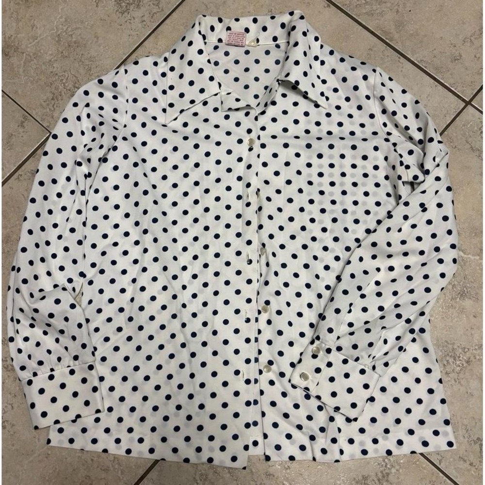 Retro vintage Graff of California white and navy‎ polka dot dagger collar top